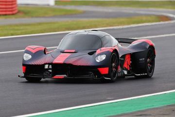 Aston Martin Valkyrie specs