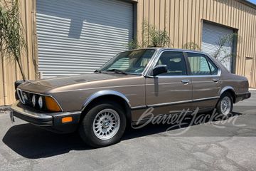 BMW 733i, 1984