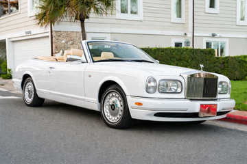 Rolls-Royce Corniche V VIN. SCAZK29E2YCX68074, 2000