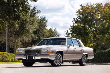 Cadillac Brougham, 1990