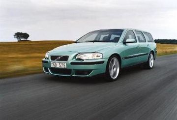 Volvo V70 R specs