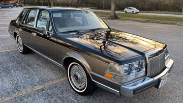 Lincoln Continental Valentino Edition, 1985