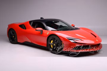 FERRARI SF90, 2021