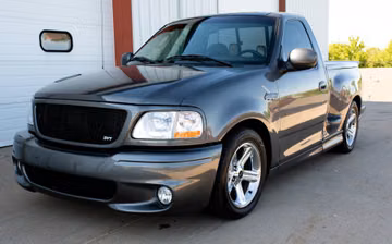 Ford F150 SVT Lightning Pickup, 2003