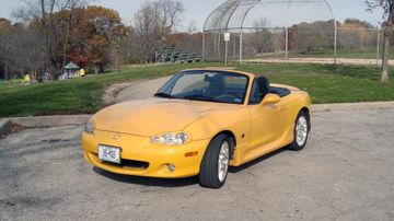 Mazda Miata Convertible, 2002