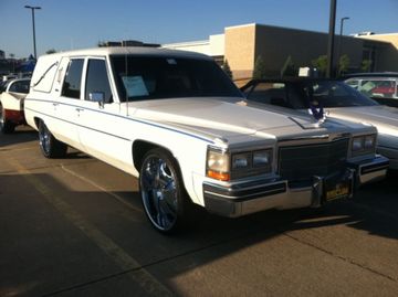 Cadillac Fleetwood, 1984