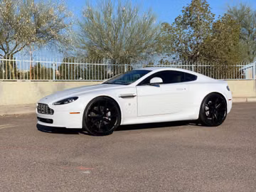 Aston Martin Vantage, 2010 год