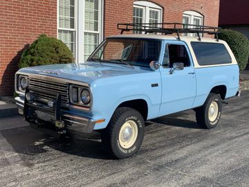 Plymouth Trailduster, 1977