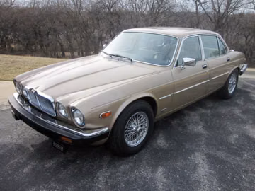 Jaguar XJ6 Vanden Plas 4-Door Sedan, 1984