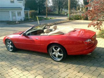 JAGUAR XKR CONVERTIBLE, 2001
