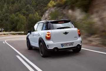 Mini Countryman One D (Mk I) specs