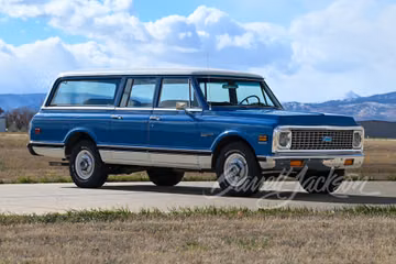 CHEVROLET SUBURBAN, 1972