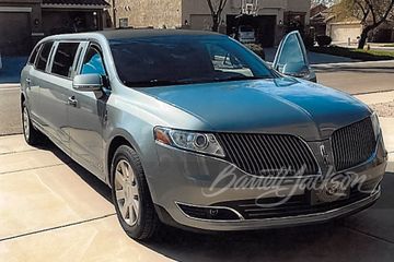 LINCOLN MKT LIMOUSINE, 2015