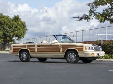 Chrysler LeBaron Town & Country Convertible VIN. 1C3BC55E2GG130899, 1986