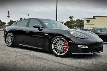 Porsche Panamera GTS Sport Chrono, 2013