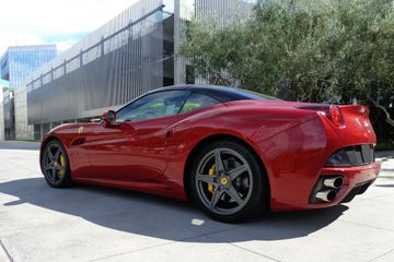 FERRARI CALIFORNIA CONVERTIBLE, 2013