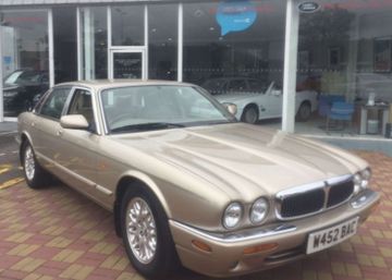 Jaguar XJ8, 2000