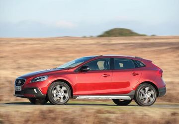 Volvo V40 Cross Country T5 2.5 specs