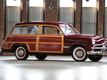 Ford V-8 Custom Station Wagon, 1949
