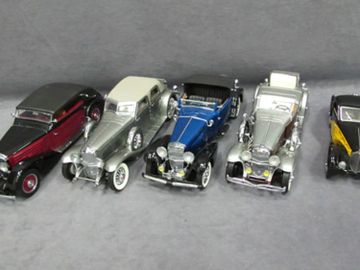 Five (5) 1/24 Scale Franklin Mint Cars