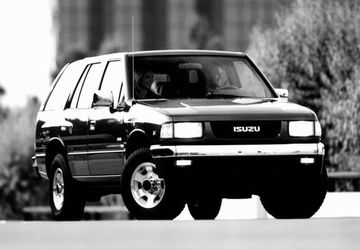 Isuzu Rodeo LS specs