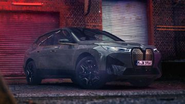 BMW iX M60 (i20) specs