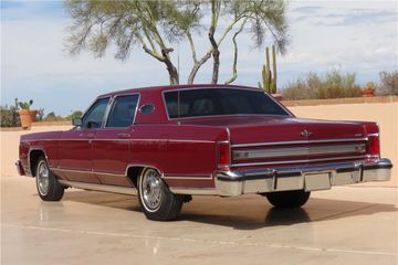 LINCOLN CONTINENTAL TOWN CAR, 1979