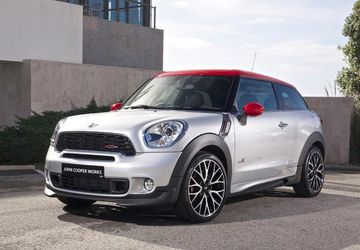 Mini Paceman JCW specs