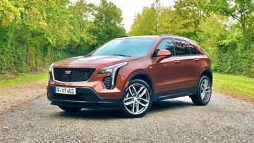 Cadillac XT4 350T AWD specs