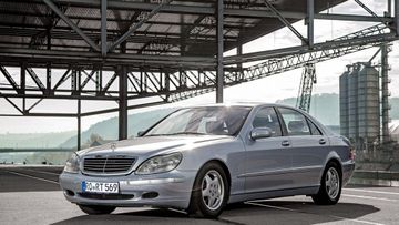 Mercedes-Benz S 500 (W220) specs