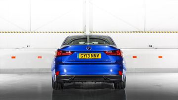 Lexus IS 300h F-sport (MK III) specs