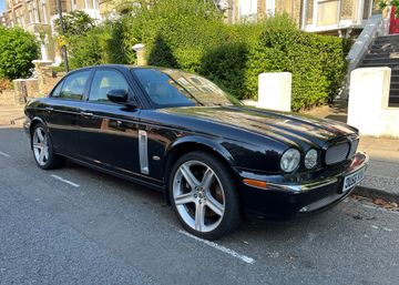 Jaguar XJR Portfolio, 2006