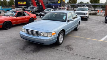 Ford Crown Victoria LX Sport, 2002