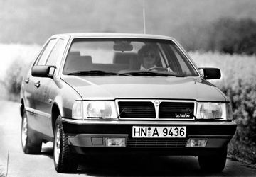 Lancia Thema i.e. Turbo 2.0 8V (Mk I 165 PS) specs