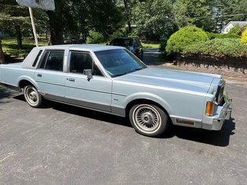 Lincoln Town Car Sedan, 1989
