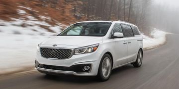 Kia Sedona (YP) specs