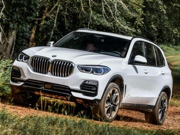 BMW X5 xDrive 40i (G05) specs