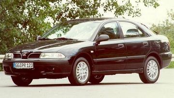 Mitsubishi Carisma 1.6 specs