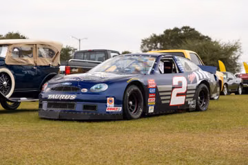 Ford Taurus NASCAR, 2001