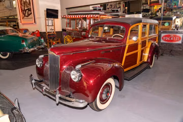 Packard 110 Deluxe Wagon, 1941