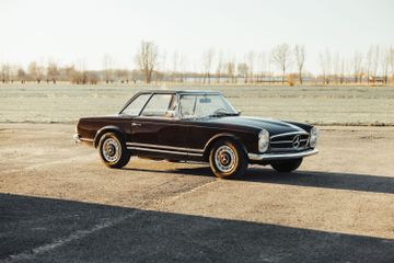 Mercedes-Benz 250 SL Cabriolet with Hardtop, 1967