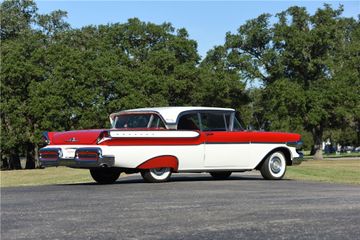 MERCURY TURNPIKE CRUISER, 1957