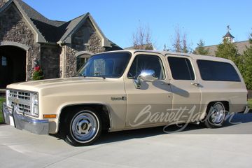 CHEVROLET SUBURBAN CUSTOM SUV, 1985