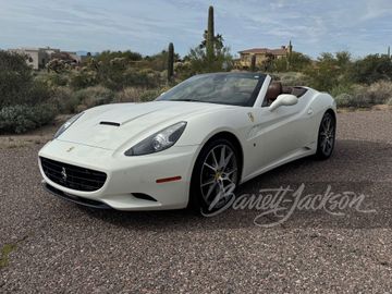 FERRARI CALIFORNIA CONVERTIBLE, 2010