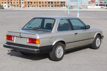 BMW 325i, 1986