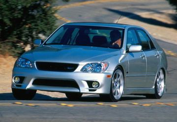 Lexus IS 300 L-Tuned specs