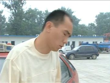 Geely Haoqing in 男人40跑出租 (2003)