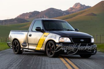 Ford F-150 Lightning Custom Pickup, 2001
