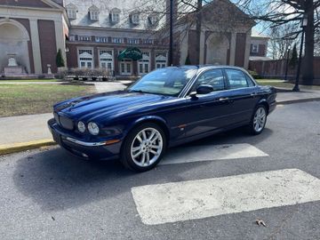 Jaguar XJR Sedan, 2004