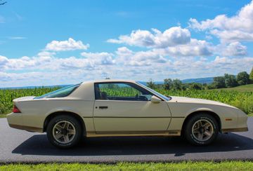 Chevrolet Camaro Z28 Sedan, 1984